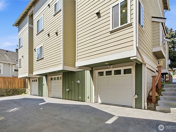 3rd image of 12316 33rd Avenue NE #C