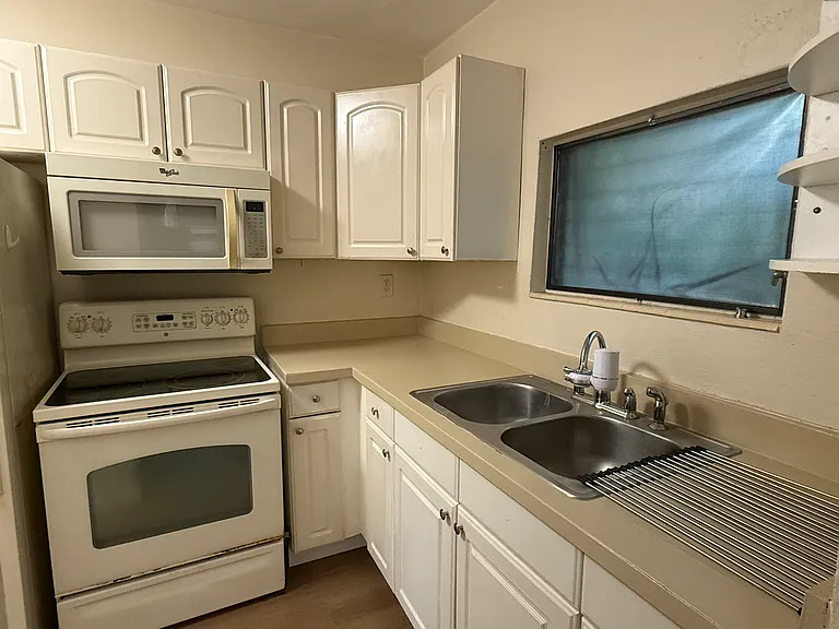 1020 Queen St N #1020A — Photo 10
