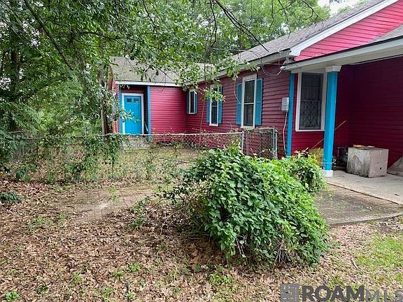 2nd image of 1179 Park Blvd