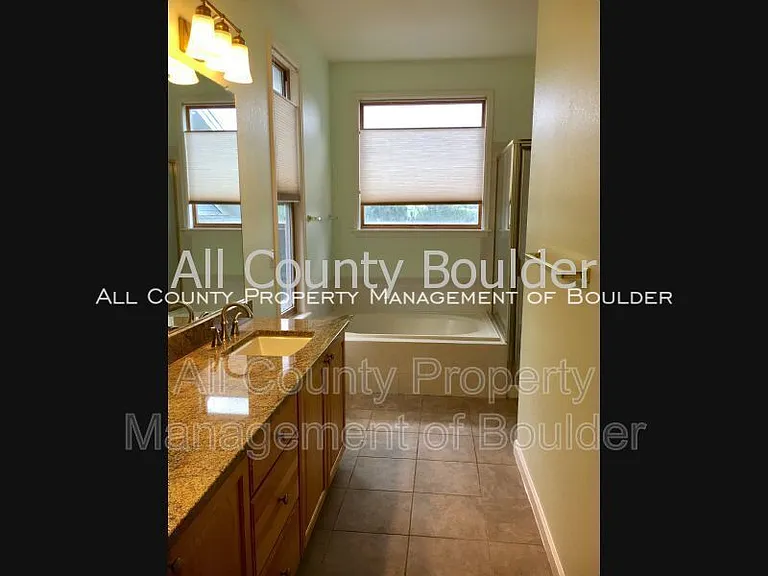 1452 Zinnia Cir — Photo 9