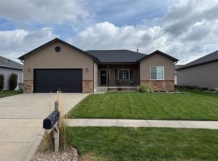 1128 Augusta Dr, Seward, NE 68434