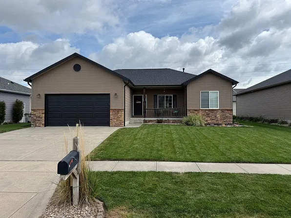 1128 Augusta Dr, Seward, NE 68434