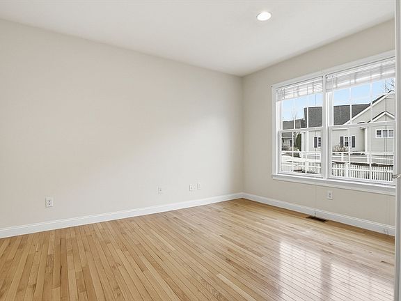 5th image of 19 Sandstone Rd #0