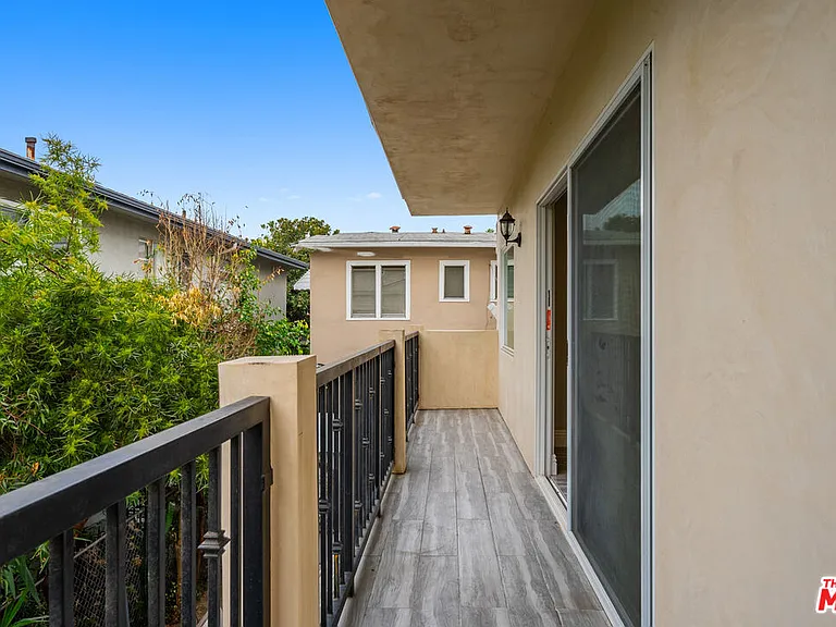 1357 Seward St — Photo 35