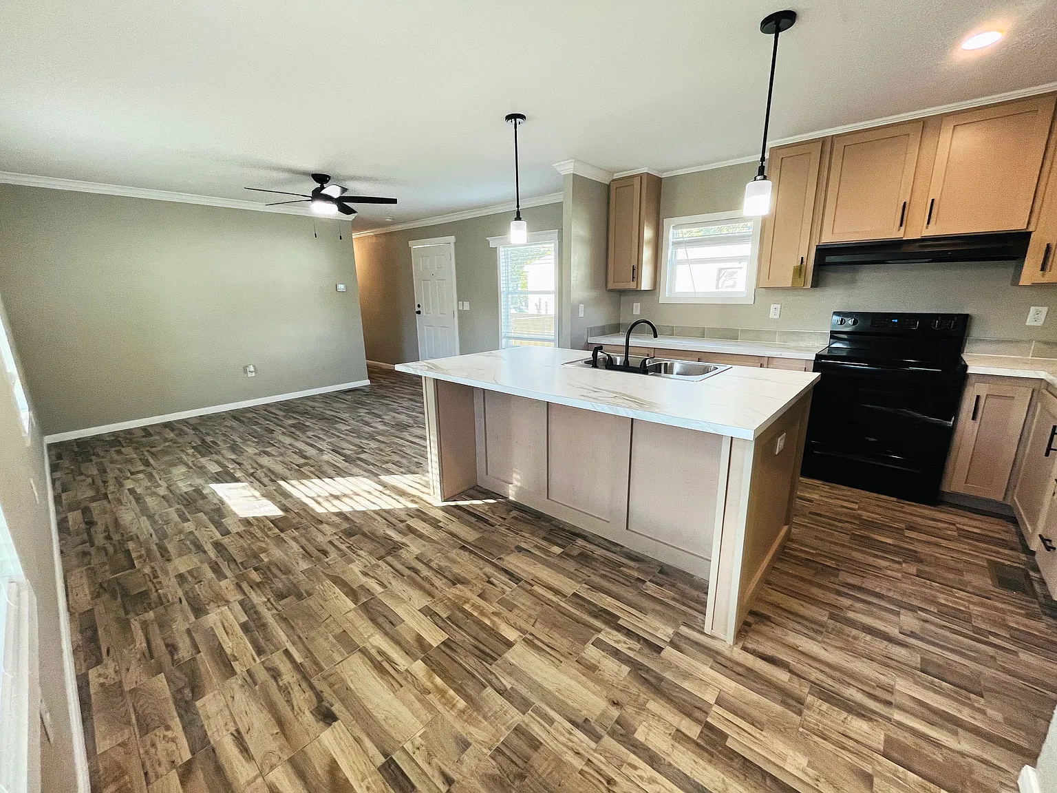 3 bed, 1216 sqft, $1,235 — Photo 2