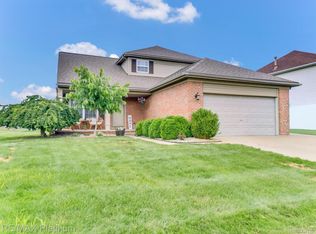 42202 Milton Dr, Belleville, MI 48111