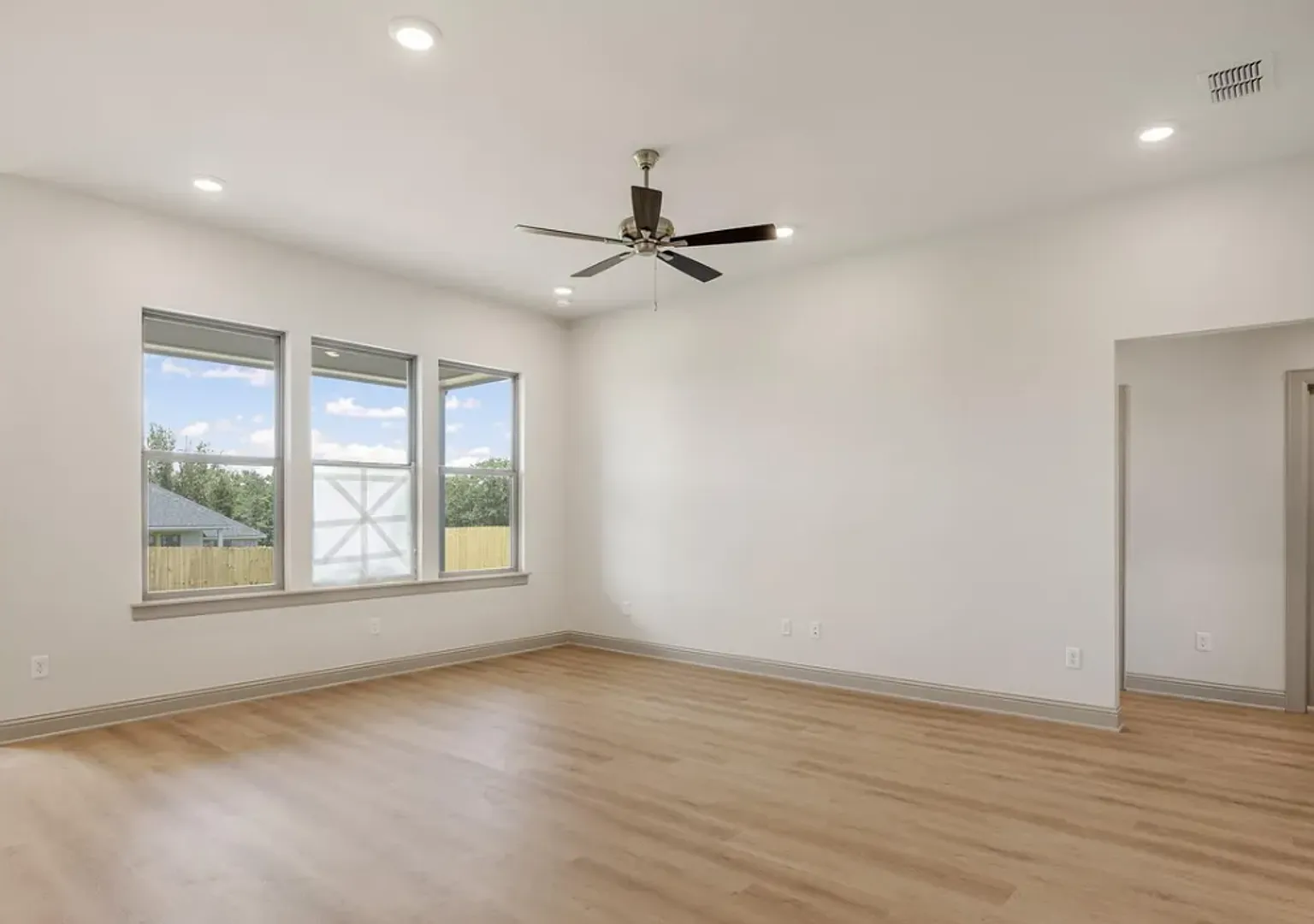 382 Mary Cir. — Photo 3