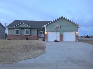 640 Prairie Parkway Ct, Benton, KS 67017