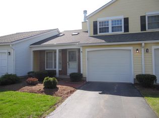 37 Old Pine Ln, Rochester, NY 14615