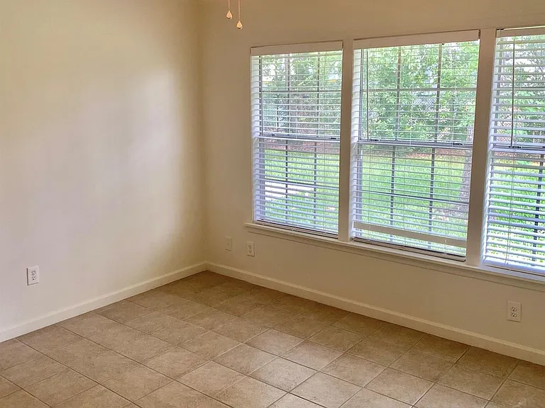 512 Wilmington Dr — Photo 12