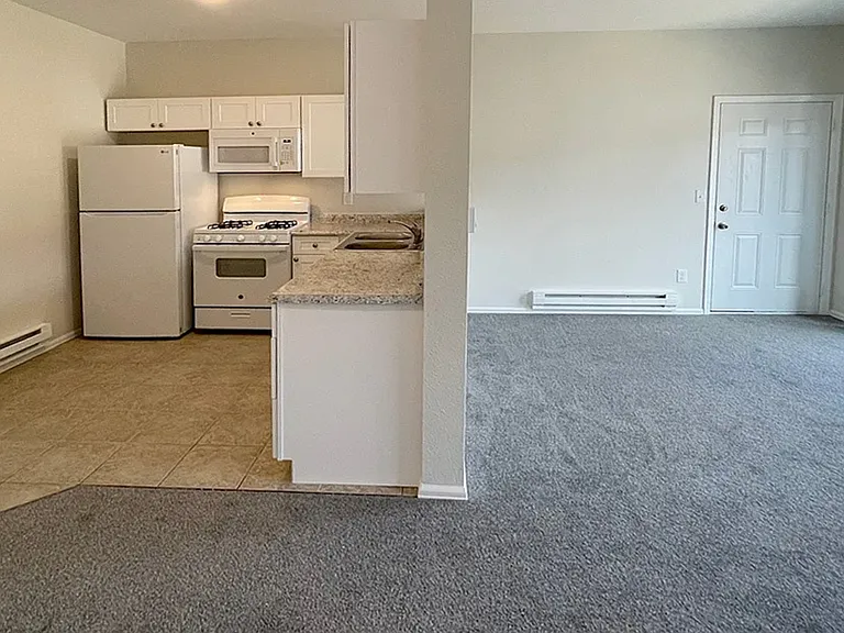 240 Chisholm Way — Photo 6