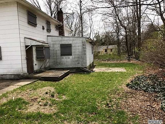 2nd image of 52 Hammond Ln