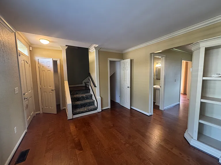 132 Camelot Dr #132 — Photo 4