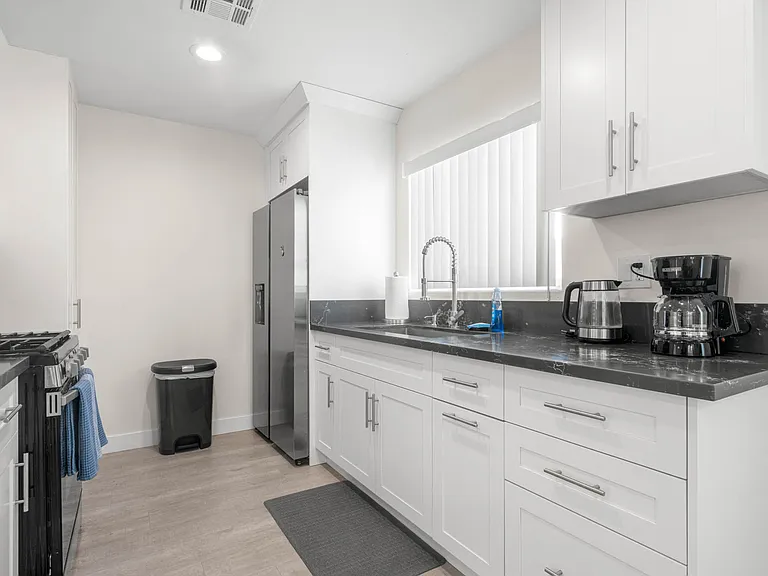 2239 N Niagara St #103 — Photo 13