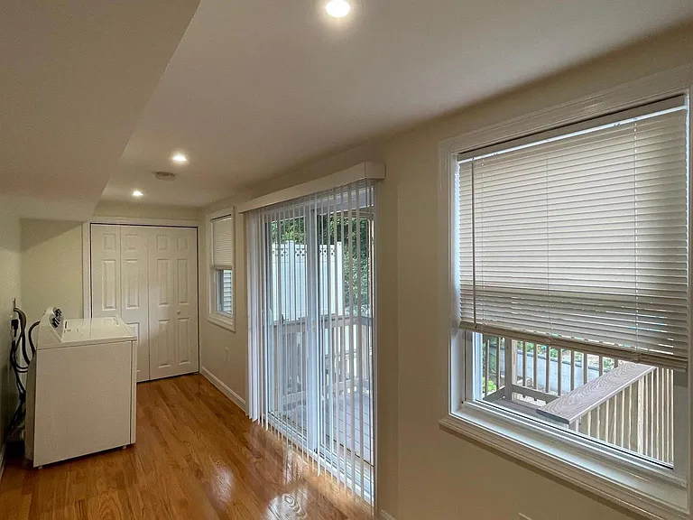 85 Moreland St — Photo 6