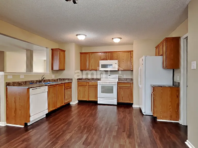 10914 Cyrus Dr — Photo 3