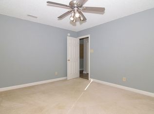 6863 Woodland Heights Dr, Avon, IN 46123