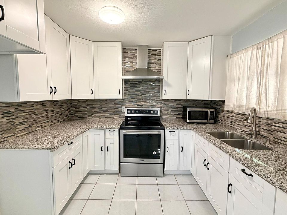 1st image of 13715 Flagstone Dr
