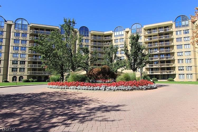 1st image of 415 Smith Manor Blvd