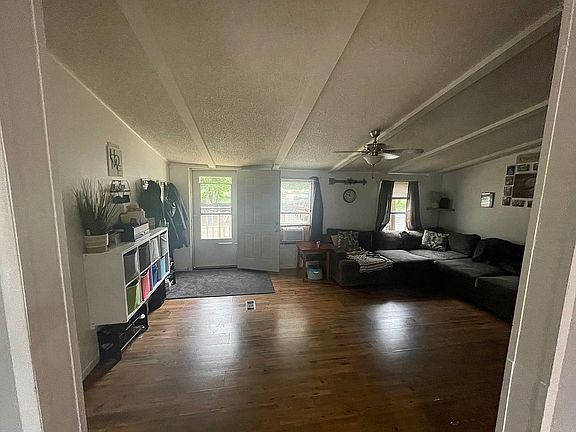4th image of 50573 Montana Ave