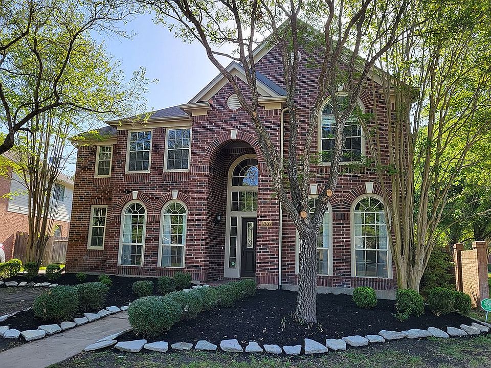 2nd image of 24202 Kinross Ln