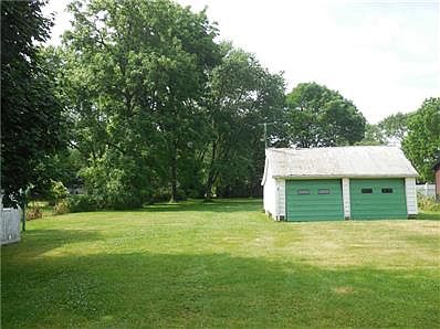 3rd image of 749 Doran Ave
