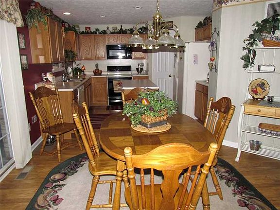 3rd image of 3629 Bayview Ln