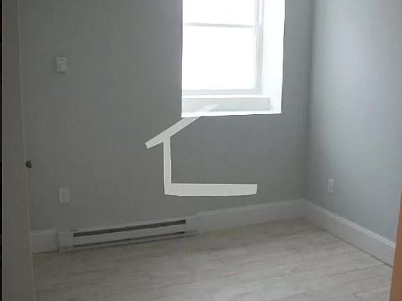 2nd image of 11A Babcock St