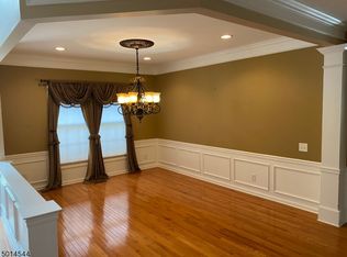 1 Yorktown Ln #906, Totowa, NJ 07512