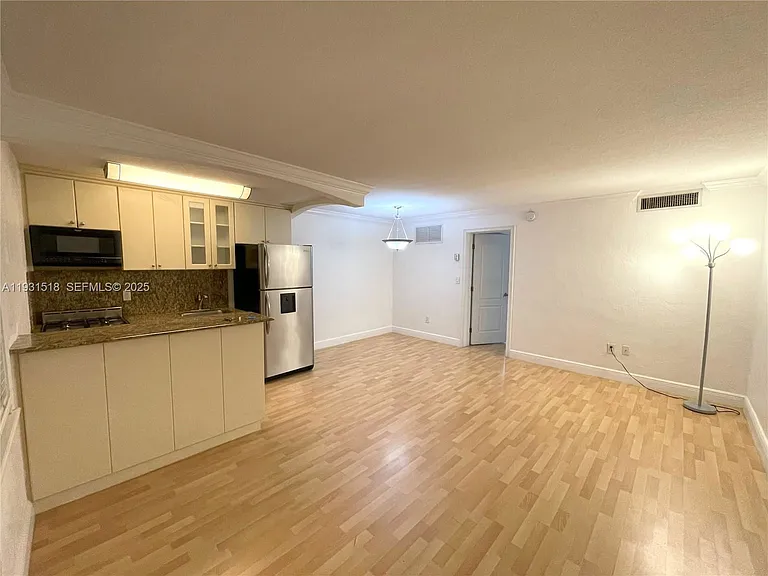 3245 Virginia St #39 — Photo 2