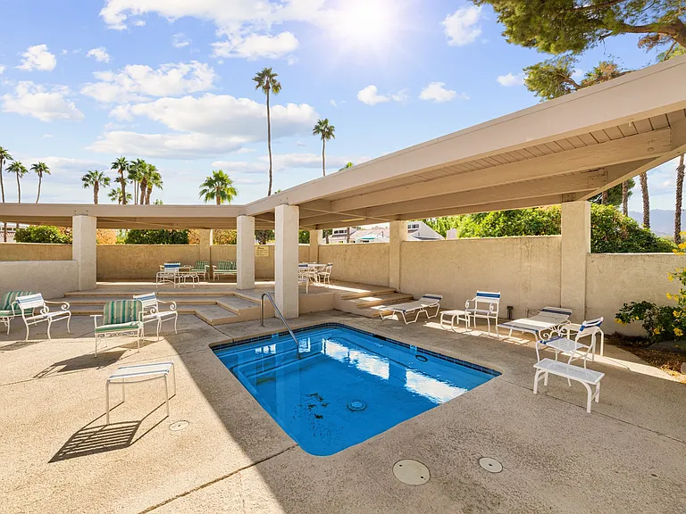 35090 Mission Hills Dr — Photo 32