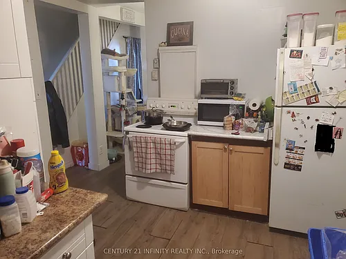 134 Simcoe St S #2 Photo 1