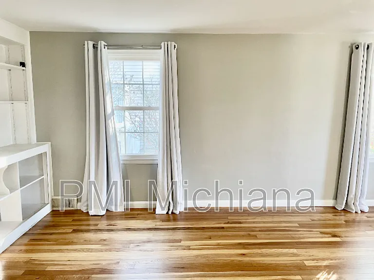 1311 E Monroe St — Photo 13