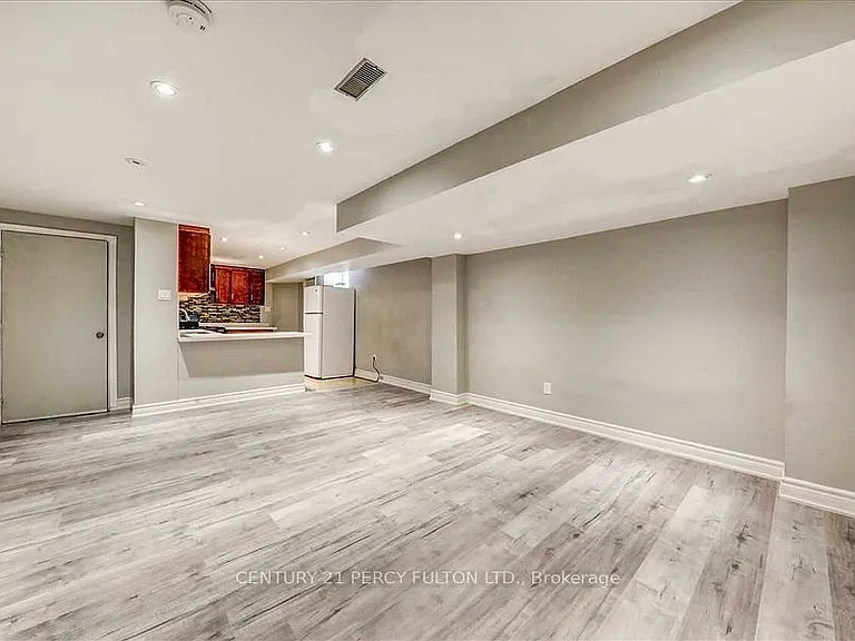 43 Condarcuri Cres — Photo 4