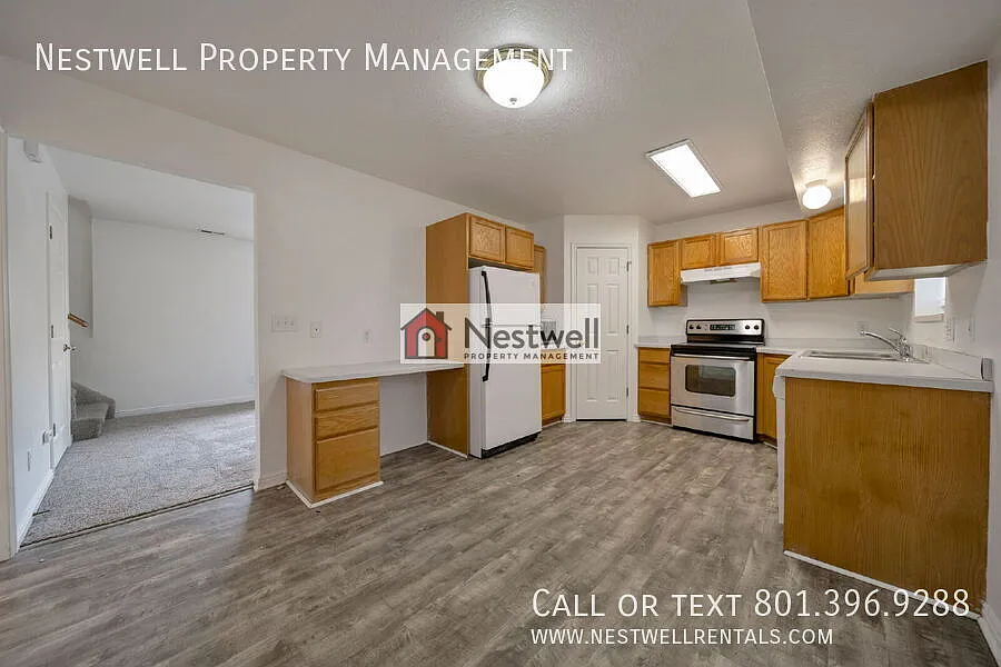Charming 3-bed Townhome in American Fork — Photo 3