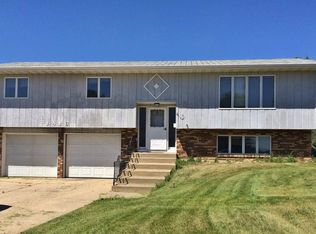 1416 18th Ave NW, Minot, ND 58703