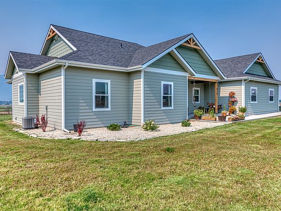 3rd image of 416 Kammie Ct