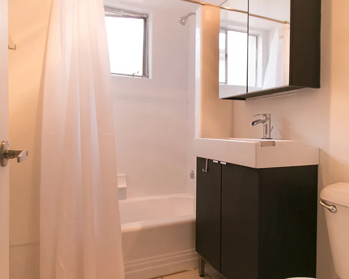 Charming 1br/1ba with Mid Century Touches in Ocean Beach/Point Loma — Photo 13