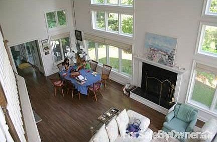 kitchen-sunroom in back