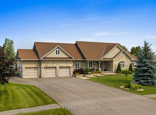 5579 Lombardy Dr, Ottawa, ON K0A 2W0