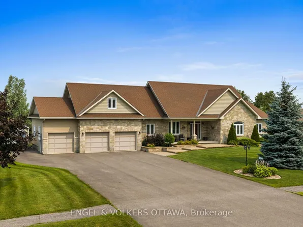 5579 Lombardy Dr, Ottawa, ON K0A 2W0