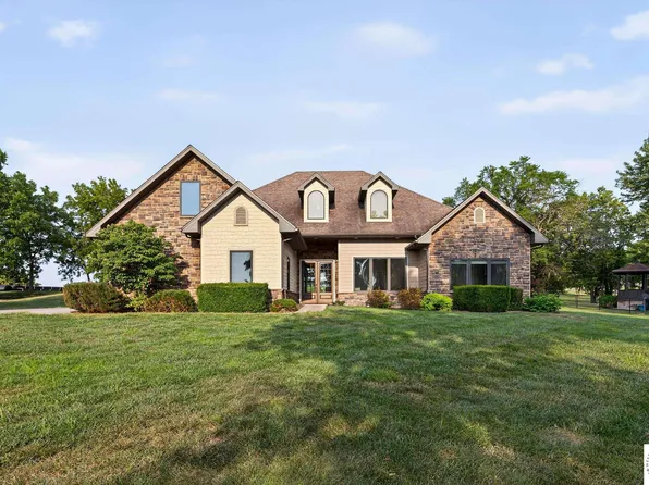 1647 Willow Dr, Sedalia, MO 65301