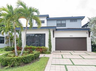 15552 NW 88th Ave, Miami Lakes, FL 33018