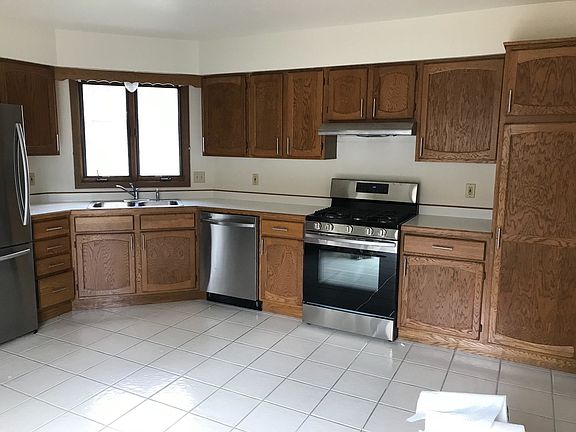3rd image of 119 Dartmouth Dr