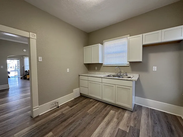 314 E Archer Ave — Photo 13