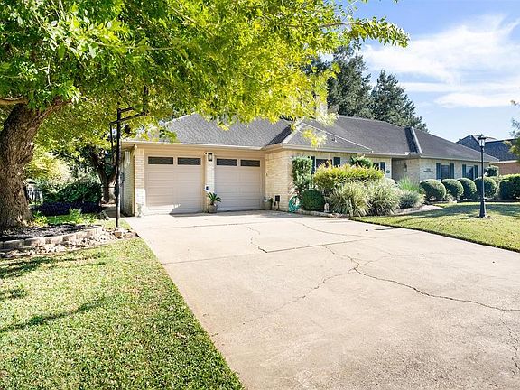 3rd image of 2910 Turtle Creek Dr