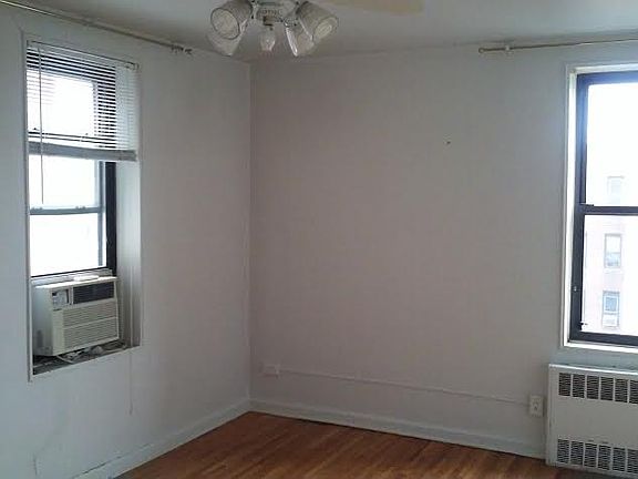 3rd image of 2229 Knapp St #00