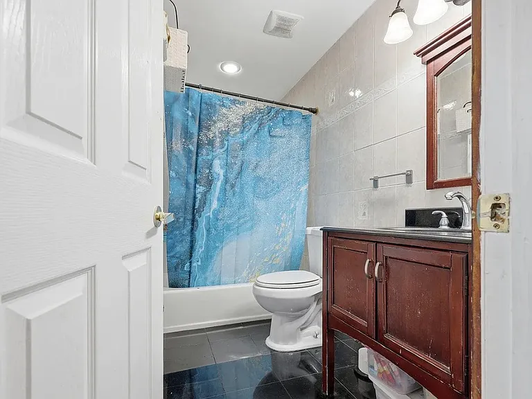 198 Village Dr — Photo 17