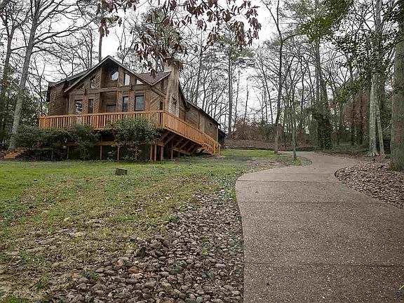 4th image of 19043 Lakeshore Dr