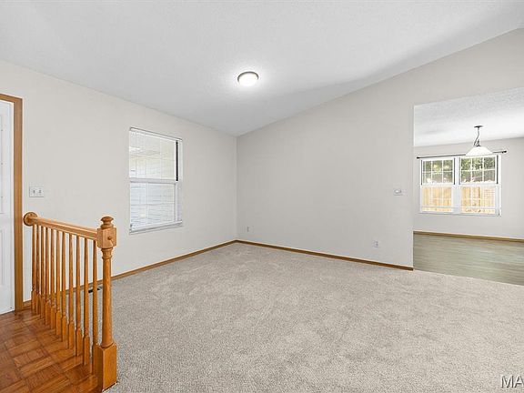 4th image of 1406 Blackberry Ln